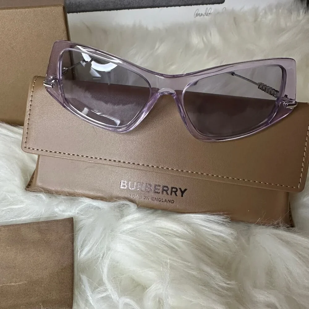❌SOLD❌ New Burberry Women`s Geometric 52mm Lilac Sunglasses - Picture 3 of 9